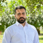 امین کوثری کیا