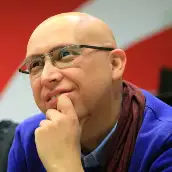 کیارنگ علایی