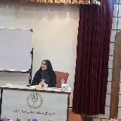 نگین احمدی